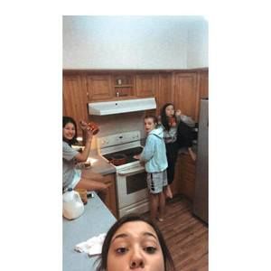 Meet your Posher, Lily